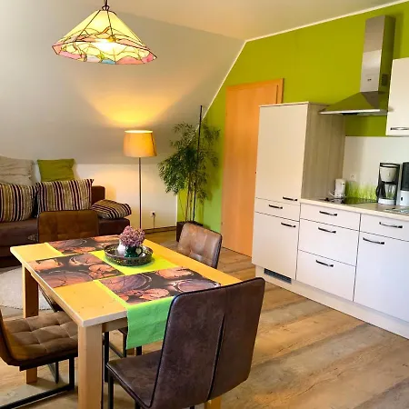 Lägenhet Ferienwohnung In Den Sudsteirischen Weinbergen *
